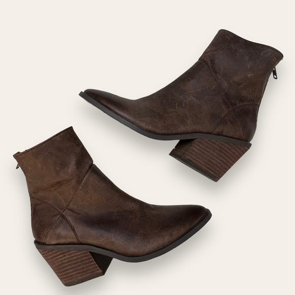 Band of Gypsies New Lakota Chocolate Brown Faux Leather Booties Size 7 - Picture 2 of 10